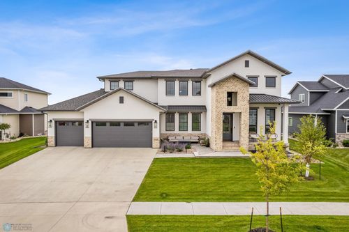 2426 Mcleod Drive E, West Fargo, ND, 58078 | Card Image