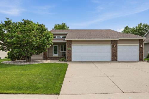 2608 25th Ave S, Fargo, ND, 58103-5096 | Card Image