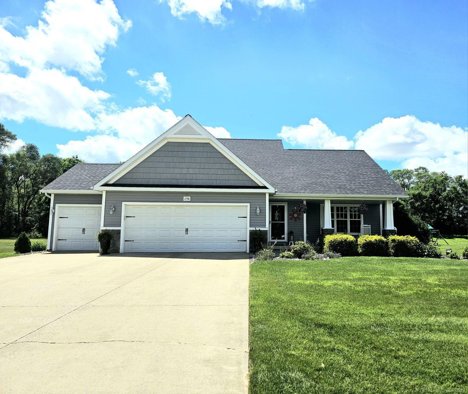 Woodfield Trl, Hemlock, MI 48626