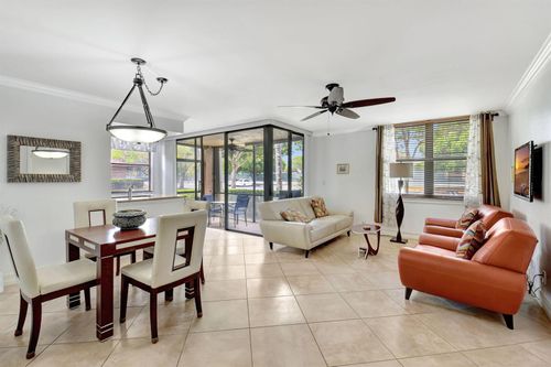 7105-600 Egret Cir, Delray Beach, FL, 33444-7923 | Card Image
