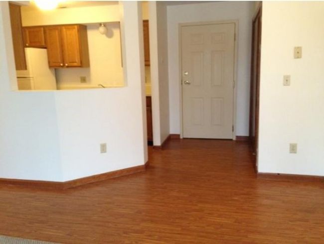 APT-206 - 7 Railroad Ave, Condo with 2 bedrooms, 1 bathrooms and null parking in Derry NH | Image 7
