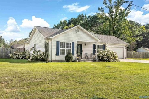 138 Rolling Meadows Rd Se, Hartselle, AL, 35640-8110 | Card Image