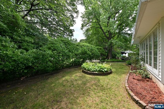 254 University Way, House other with 5 bedrooms, 5 bathrooms and null parking in Paramus NJ | Image 49