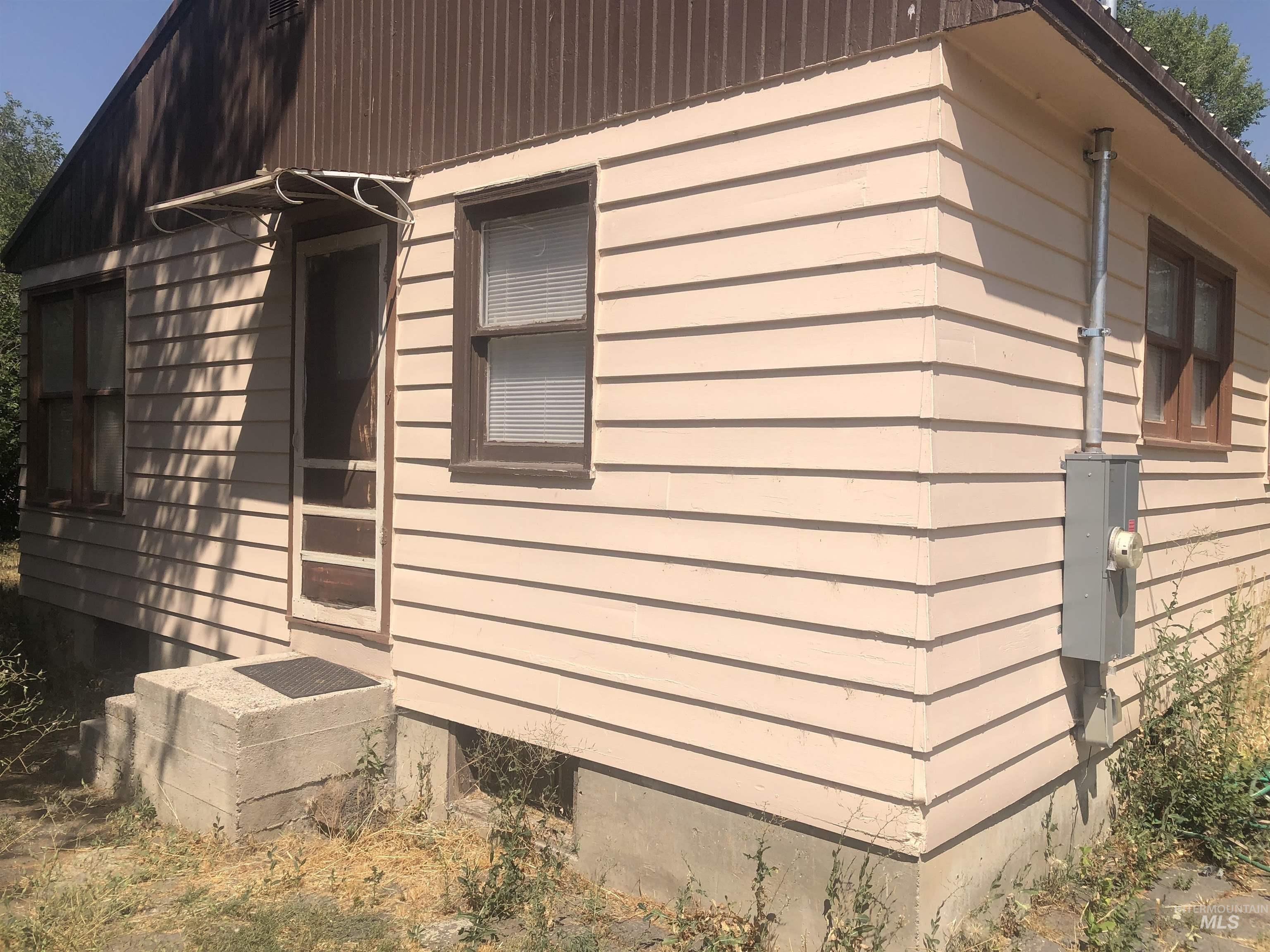 Wyoming St, Gooding, ID 83330