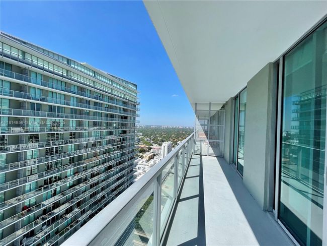 3716-N - 1111 Sw 1 St Ave, Condo with 2 bedrooms, 2 bathrooms and null parking in Miami FL | Image 25