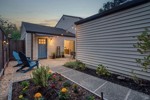 1618 Yardley Street, Santa Rosa, CA, 95403 | Card Image