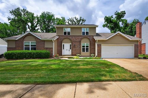 2011 Honey Ridge Ct, Chesterfield, MO, 63017-7602 | Card Image