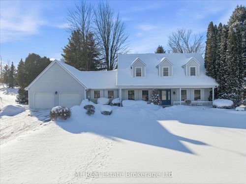 28 Weneil Dr, Freelton, ON, L8B0Z6 | Card Image