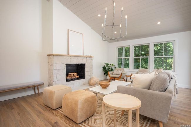 Great Room w/ Fireplace | Image 11
