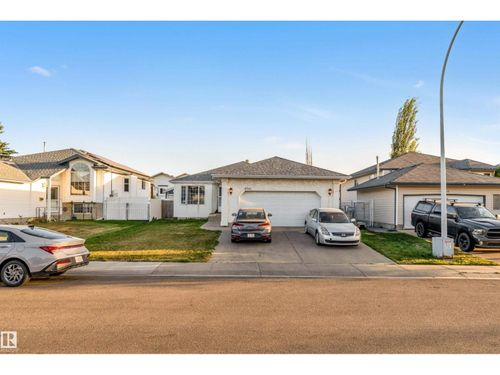 6741 162a Ave Nw, Edmonton, AB, T5Z3C6 | Card Image