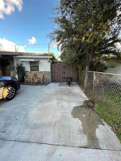efficiency-6200 Sw 39th St, Davie, FL, 33314 | Card Image