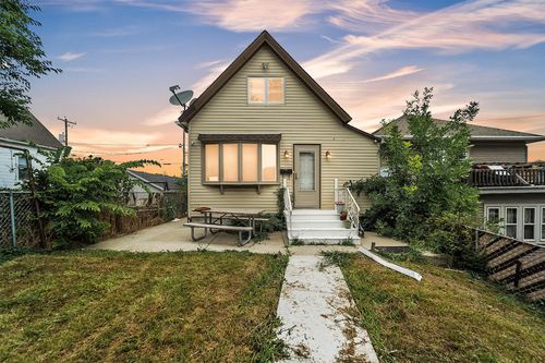 3006 W Orchard St, Milwaukee, WI, 53215-1929 | Card Image