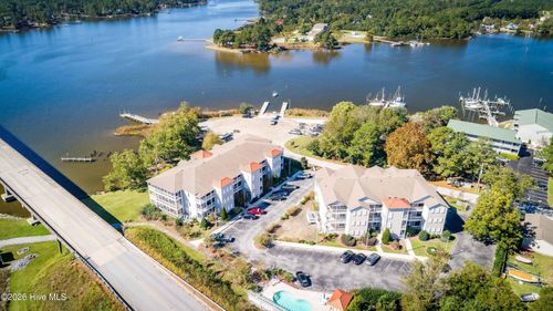 b5-300 Midyette St, Oriental, NC, 28571-8201 | Card Image