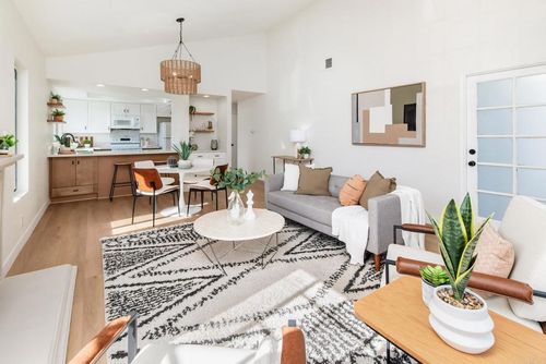 201-4085 Crystal Dawn Ln, San Diego, CA, 92122-5828 | Card Image