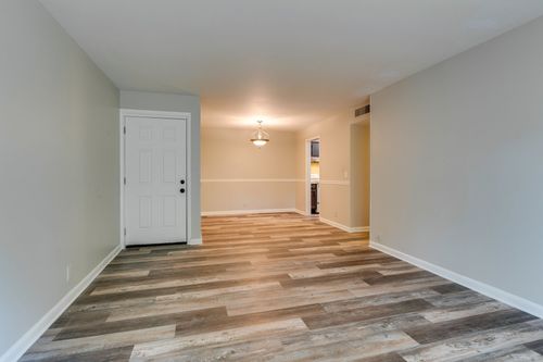 d91-555 N Dupont Ave, Madison, TN, 37115-3225 | Card Image