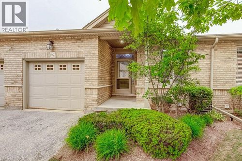 109-20 Isherwood Avenue, Cambridge, ON, N1R8P9 | Card Image
