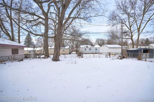 2709 Gamma Ln, Flint, MI, 48506-1852 | Card Image