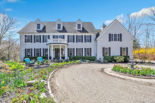 25 Starrs Ridge Rd, Redding, CT, 06896-1001 | Card Image