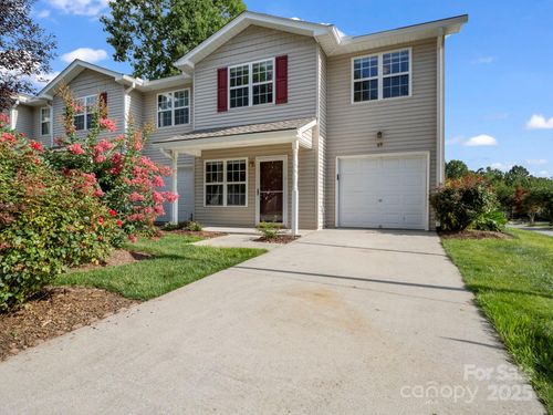 69 Wiltshire Cir, Fletcher, NC, 28732-9365 | Card Image