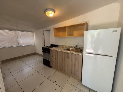 apt-2-633 Nw 15th Ave, Fort Lauderdale, FL, 33311-7088 | Card Image