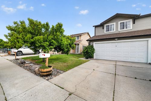 1735 Catham Ln, Sparks, NV, 89434-6736 | Card Image