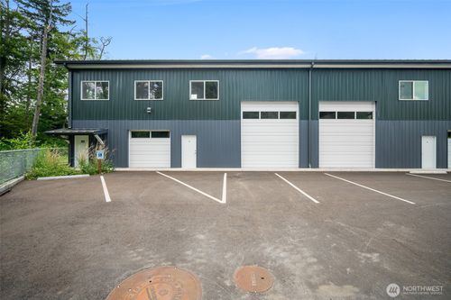 a102-2900 Peace Portal Dr, Blaine, WA, 98230-8015 | Card Image