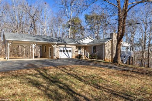 1301 Boyd Rd, Reidsville, NC, 27320-7218 | Card Image