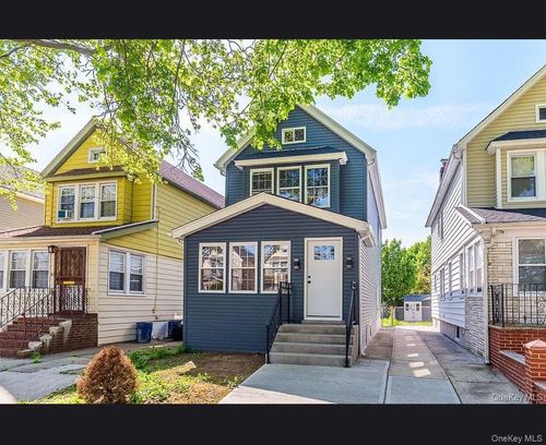 109-16 221st St, Queens Village, NY, 11429-2560 | Card Image