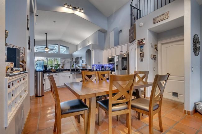 10327 Meadow Crossing Dr, House other with 4 bedrooms, 3 bathrooms and null parking in Tampa FL | Image 9