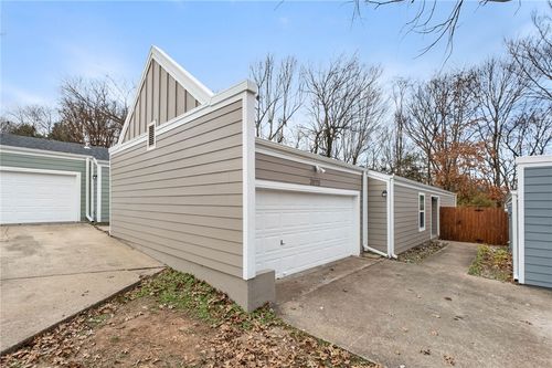 2073 N Kantz Ln, Fayetteville, AR, 72703-3128 | Card Image