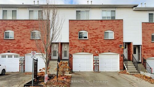 36 William Curtis Cir, Newmarket, ON, L3Y8L7 | Card Image