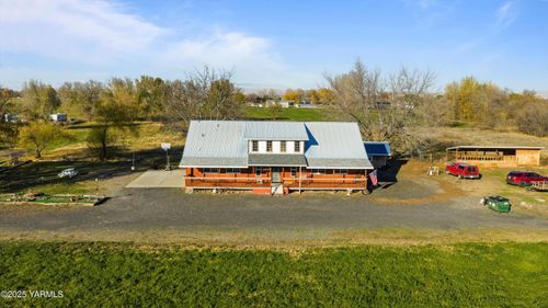 161802 W Buena Vista Rd, Prosser, WA, 99350-9273 | Card Image