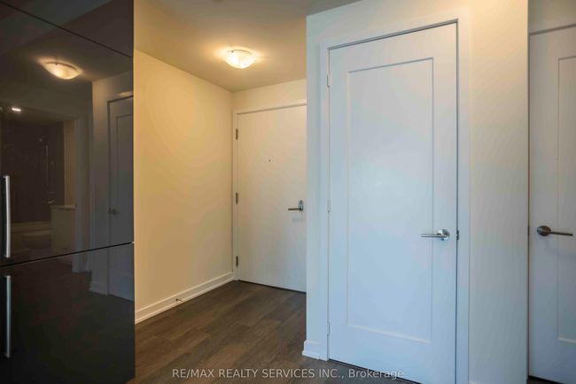 1806 - 28 Freeland St, Condo with 2 bedrooms, 1 bathrooms and null parking in Toronto ON | Image 10