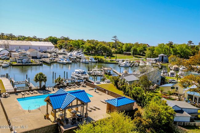 UNIT-402 - 4425 Arendell St, Condo with 3 bedrooms, 3 bathrooms and null parking in Morehead City NC | Image 14