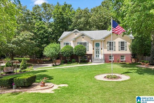 608 Park Forest Ln, ALABASTER, AL, 35007-7715 | Card Image