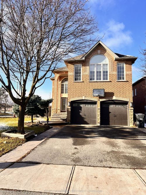 2 Southbend Dr, Brampton, ON, L7A1J4 | Card Image