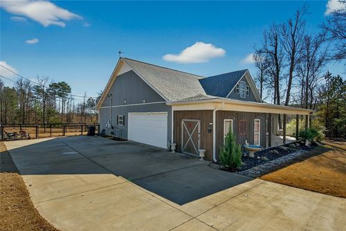 570 County Road 79, Roanoke, AL, 36274-2612 | Card Image