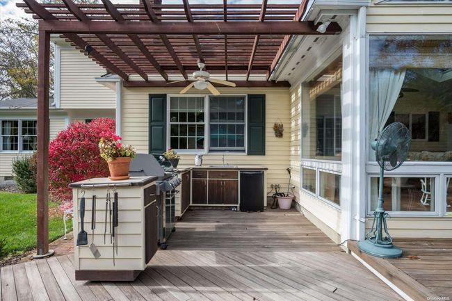 16 Coptor Ct, House other with 4 bedrooms, 3 bathrooms and null parking in Huntington NY | Image 24