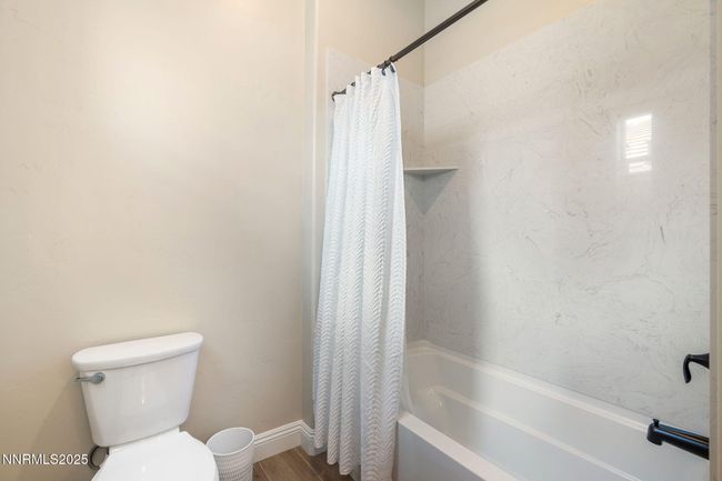 Guest Bathroom | Image 20