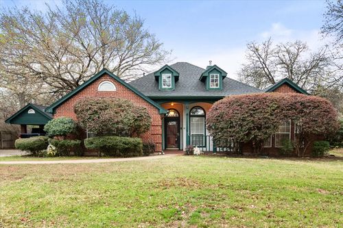 303/305 Cecile Court, Arlington, TX, 76013 | Card Image