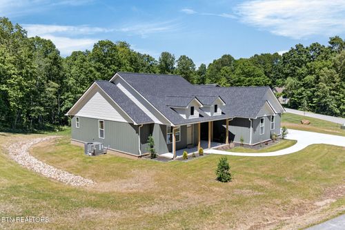 1128 Cumberland View Dr, Crossville, TN, 38571-1933 | Card Image