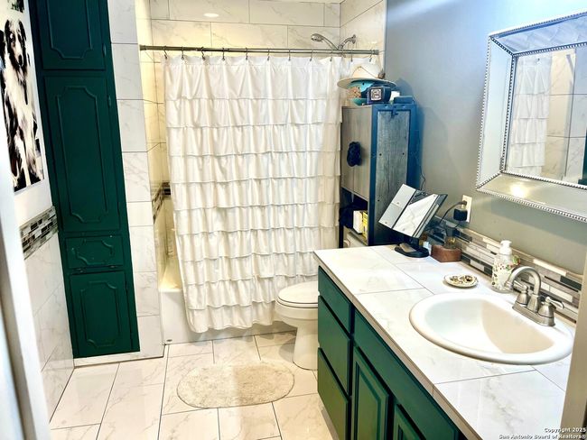 175 Columbus St, House other with 3 bedrooms, 3 bathrooms and null parking in Mcdade TX | Image 14