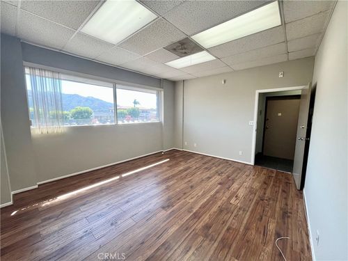 16c-3857 Foothill Blvd, La Crescenta, CA, 91214-1658 | Card Image