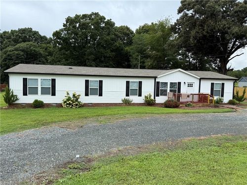 6064 Nc 66 Hwy S, King, NC, 27021-8335 | Card Image