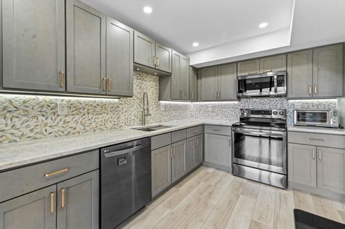 327-5250 Woodland Lakes Dr, Palm Beach Gardens, FL, 33418-3972 | Card Image