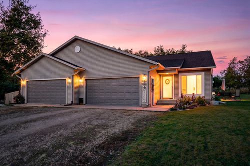 162 3rd St, Glenwood City, WI, 54013-8568 | Card Image