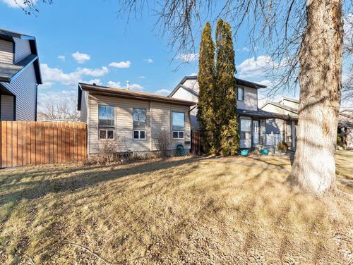 120 S Ridge Dr Sw, Medicine Hat, AB, T1B2N7 | Card Image