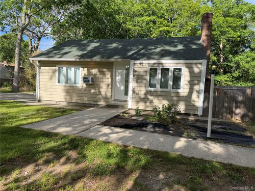 79 Manor Drive, Brookhaven, NY, 11967 | Card Image