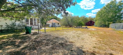 507 Sloan St, Taylor, TX, 76574-2261 | Card Image