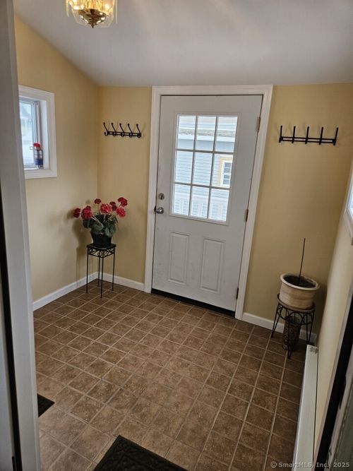 2-46-44-46 Hoyt St, Danbury, CT, 06810-5435 | Card Image